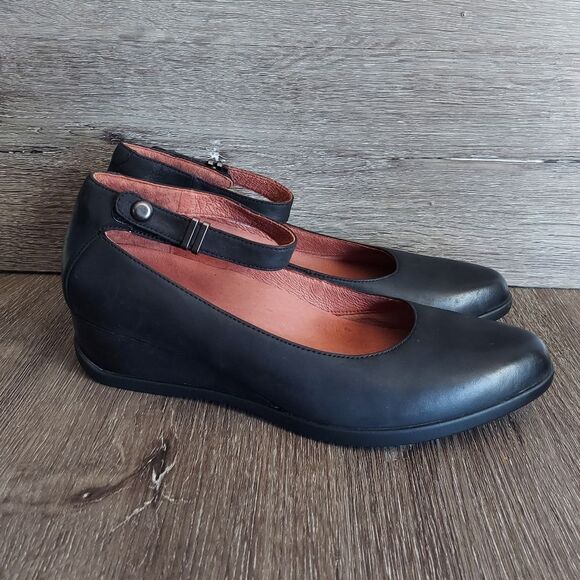 Dansko Shaylee Waterproof Ankle Strap Low Wedges - Black - Size 42 - Picture 1 of 9